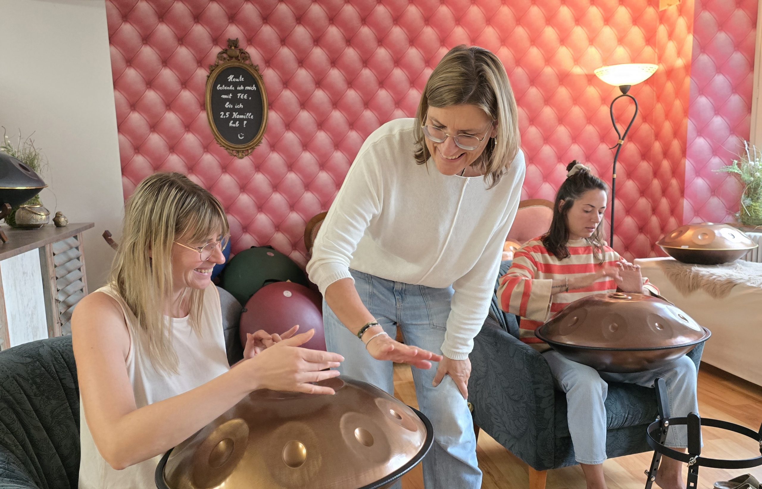 Die Faszination der fließenden Klänge: Handpan-Kurse in Stockach machen großen Spaß