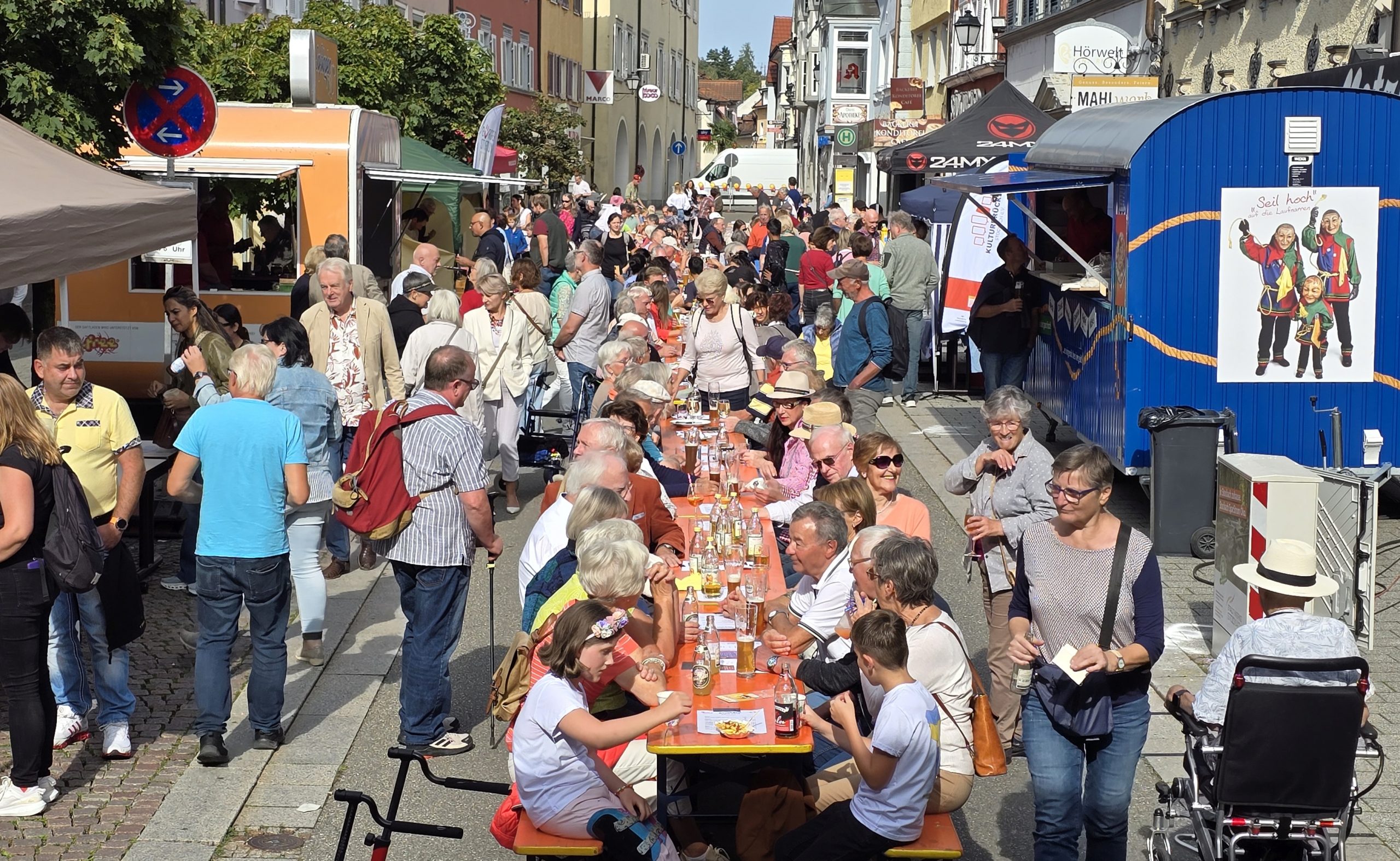 Fantastische Talente und tolles Essen beweisen das Motto: Stockach is(s)t wirklich bunt
